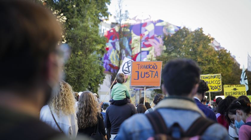 A marcha pela justiça climática juntou cerca 500 mil pessoas em todo o mundo, segundo avança a organização.  Foto: Joana Gonçalves/ RR