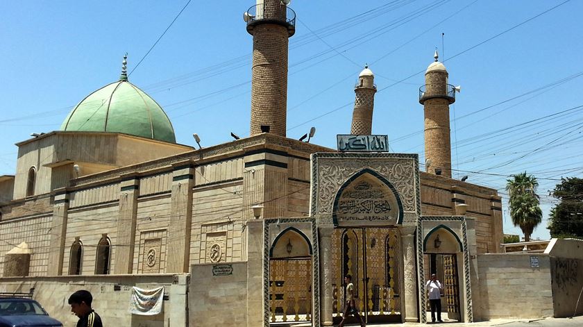 A mesquita de Al-Nuri antes de ser destruída. Foto: EPA