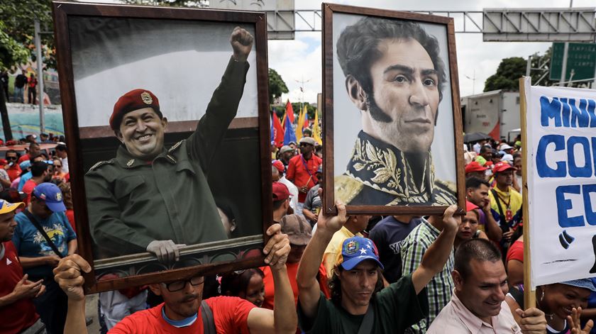 Apoiantes do Governo de Nicolás Maduro nas ruas de Caracas. Foto: EPA