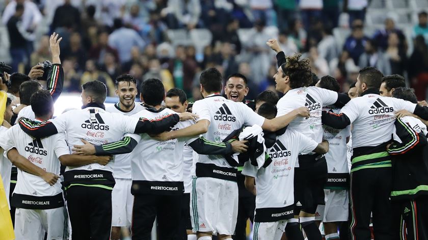 Selecção mexicana, com vários jogadores do futebol português. Foto: Jose Mendez/EPA