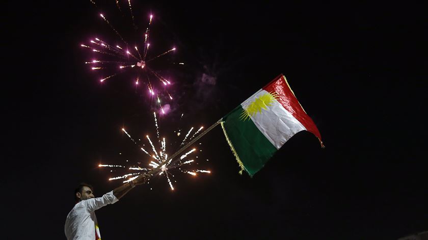 Curdos festejam voto por independência do Curdistão iraquiano. Foto: Mohamed Messara/EPA