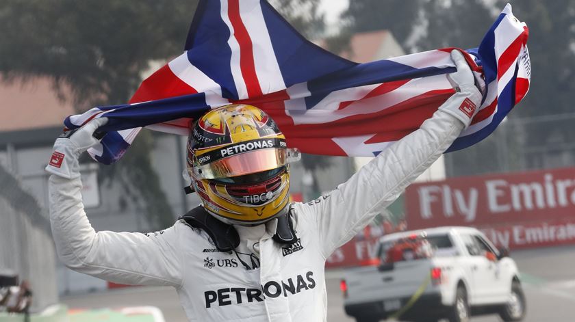 Hamilton já é campeão de F1 de 2017. Foto: Jose Mendez/EPA