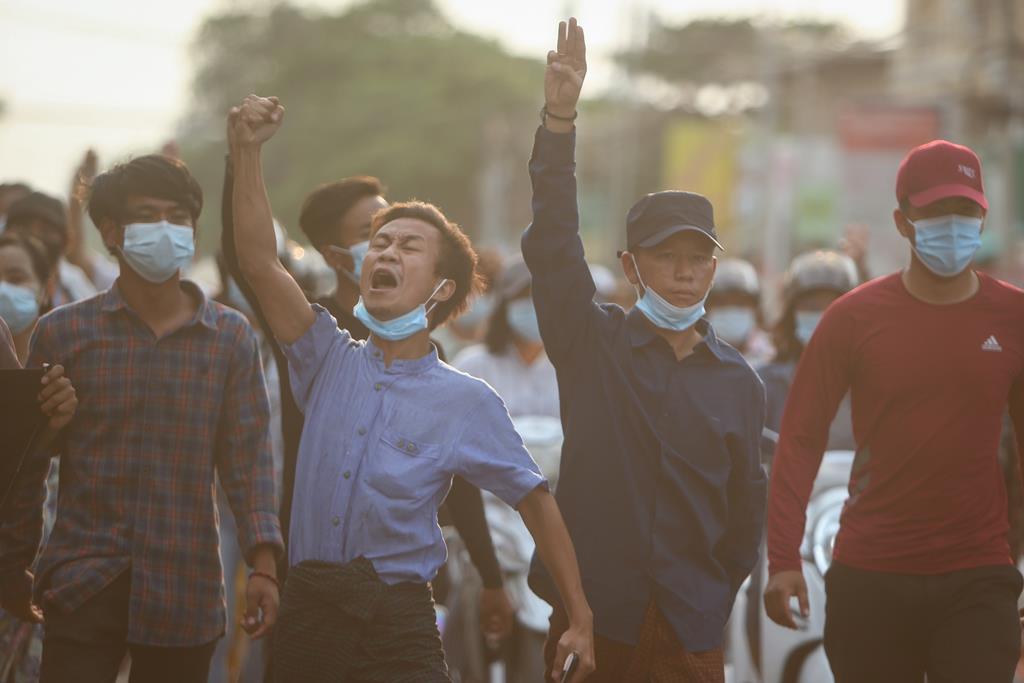 Protestos em Mandalay, Myanmar. Foto: Stringer/EPA