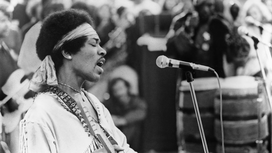 Jimi Hendrix no Festival Woodstcok, em1969. Foto: MPTV/ Reuters