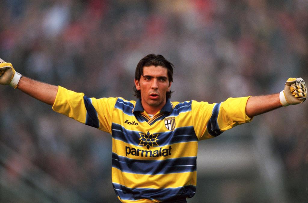 Buffon desiste de nova temporada pelo Parma e anuncia aposentadoria aos 45  anos