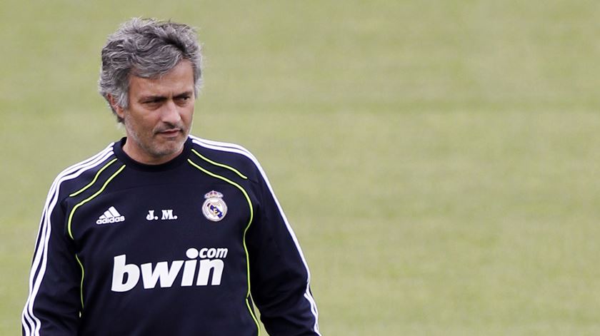 Mourinho pode voltar a vestir o fato de treinador do Real Madrid. Foto: Juan Medina/Reuters