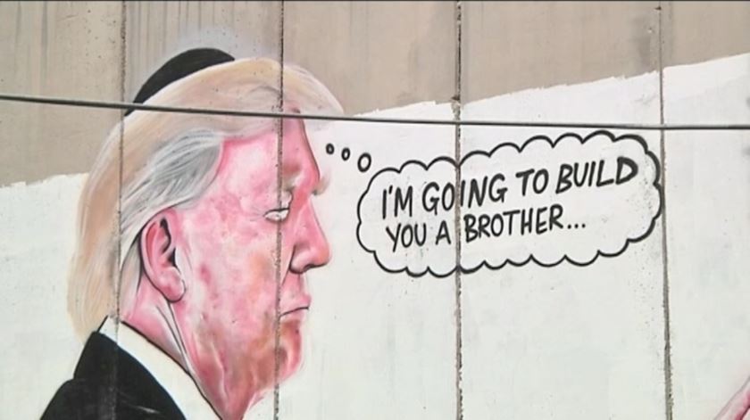 Mural de Donald Trump na Cisjordânia. Foto: Reuters