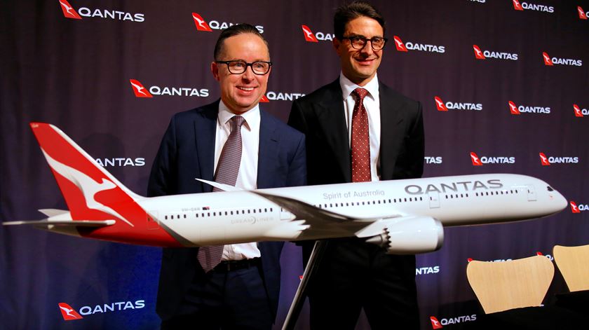 Alan Joyce, CEO da Qantas Airways, à esquerda. Foto: David Gray/Reuters