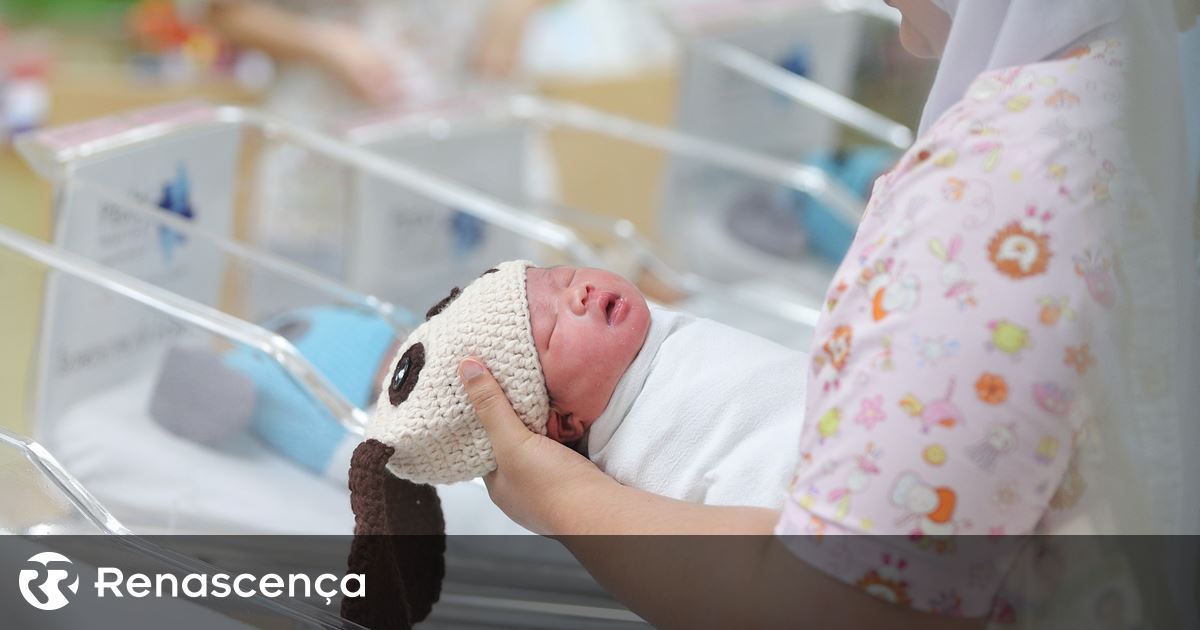 Doze urgências de obstetrícia e de pediatria fechadas este domingo