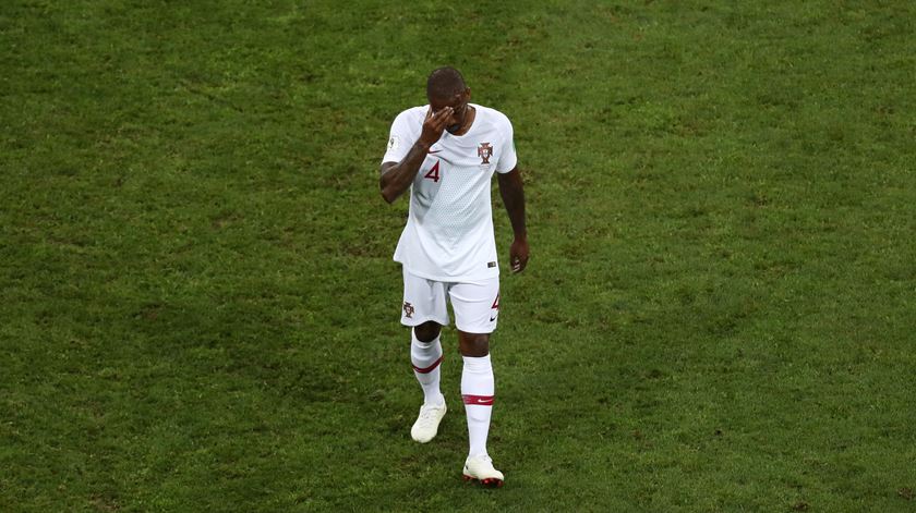 Manuel Fernandes fez apenas um jogo no Mundial, frente ao Uruguai. Foto: Reuters