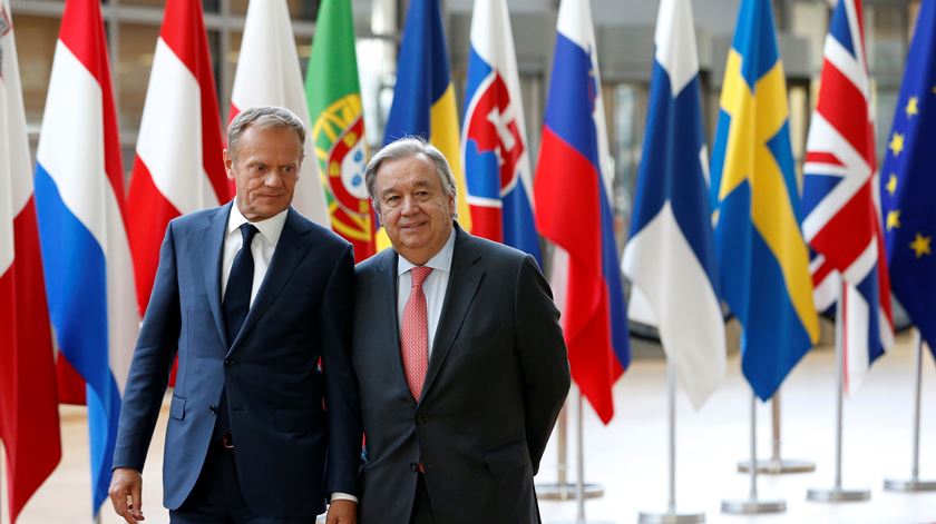 Donald Tusk com o secretário-geral da ONU, António Guterres. Foto: François Lenoir/Reuters