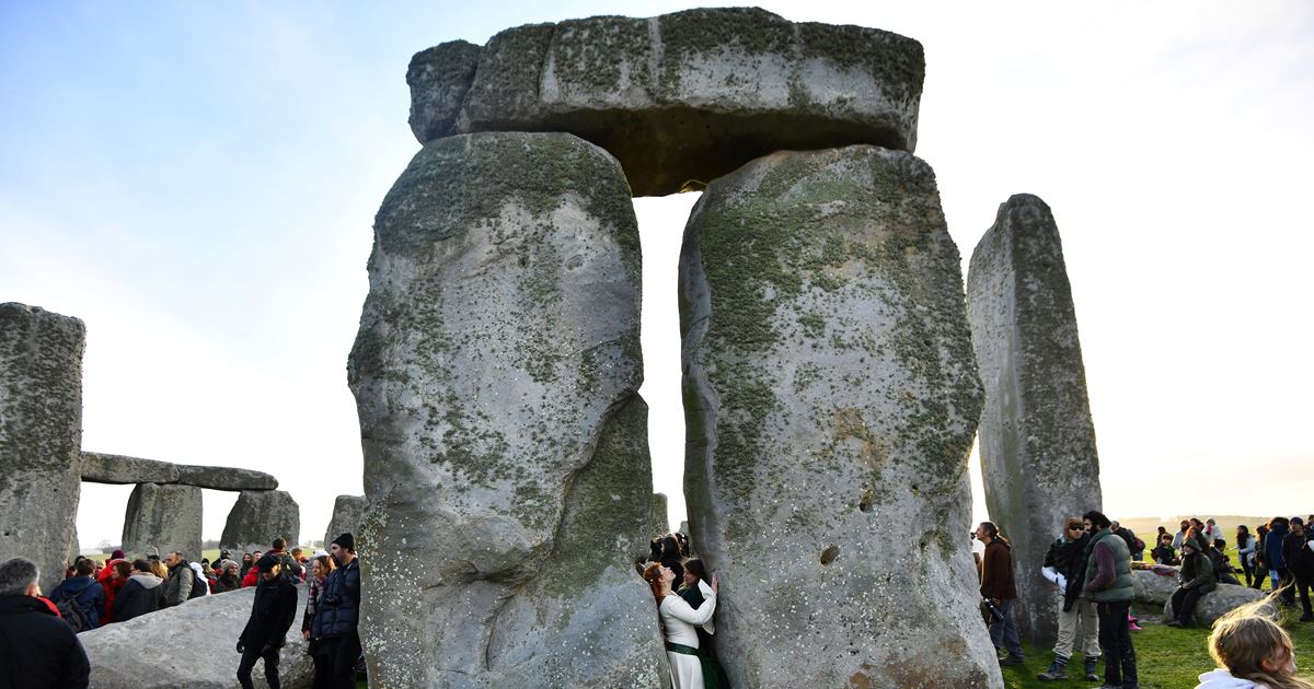 Ativistas climáticos pintam Stonehenge