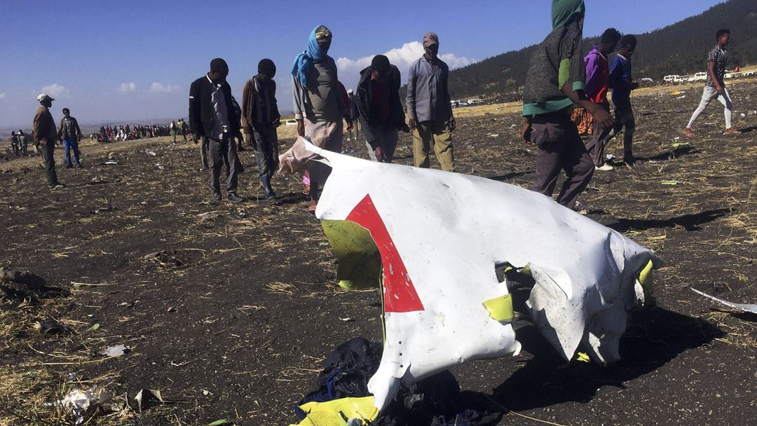 A aeronave, um 737 MAX 8, é o mesmo modelo do avião, da companhia Lion Air, que caiu em outubro passado em Jacarta, na Indonésia, onde morreram 189 pessoas.