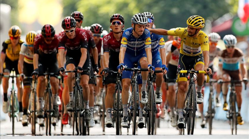 Ciclistas ficarão numa "bolha" em Nice até ao dia da partida da Volta a França Foto: Gonzalo Fuentes/Reuters