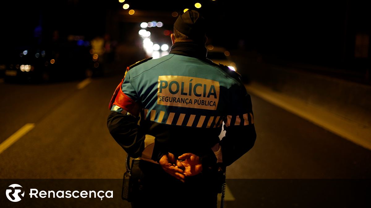 Homem morto a tiro de um carro em andamento em Oeiras