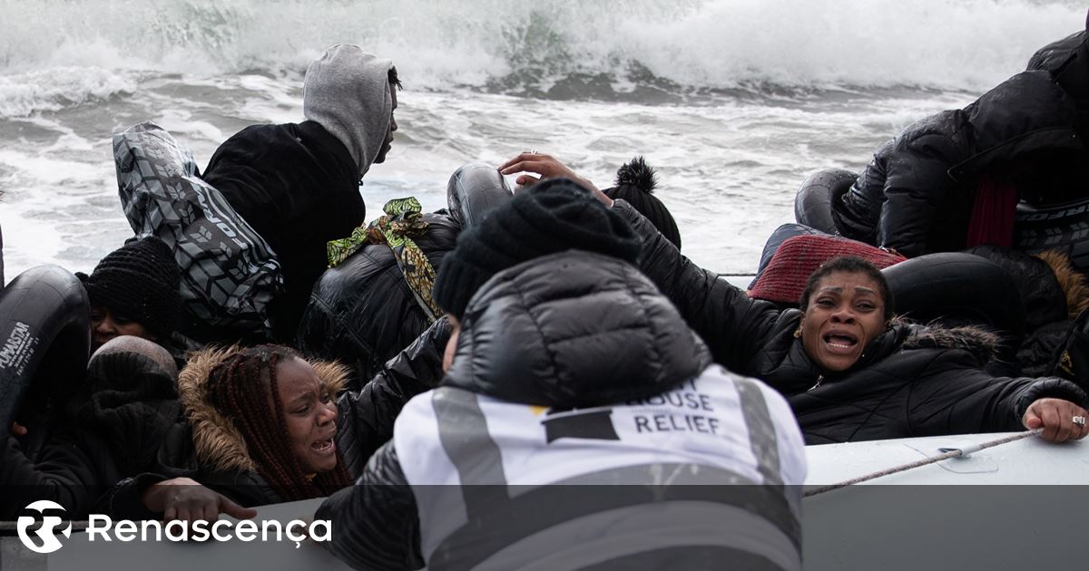 Guarda costeira grega acusada de atirar migrantes ao mar