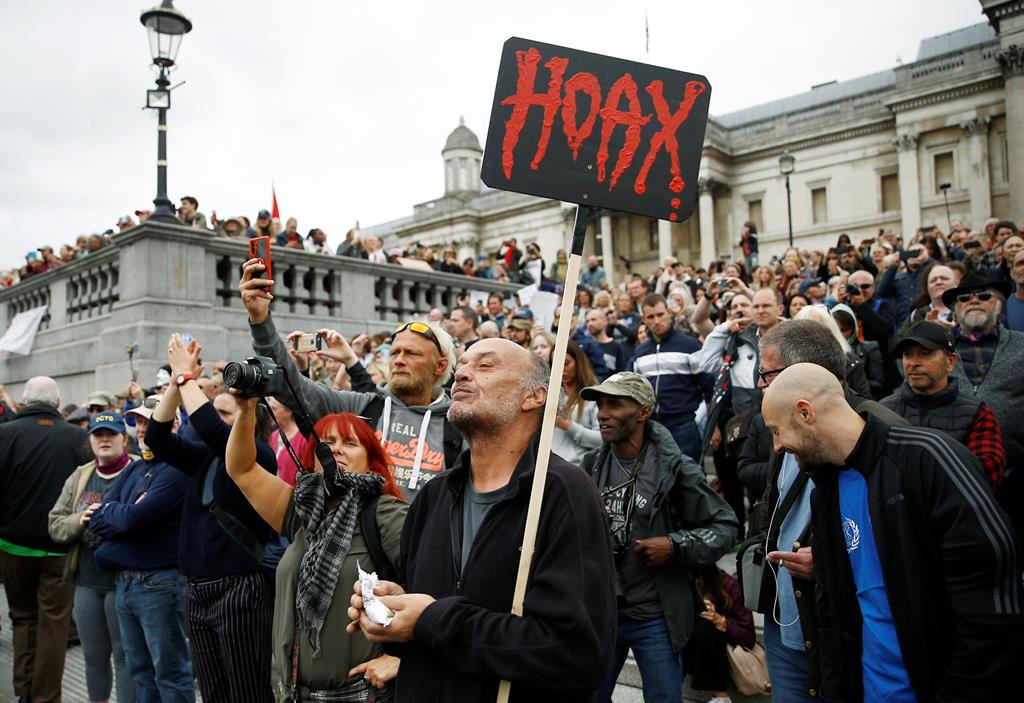 Protestos anti-restrições e medidas Covid-19, anti-máscaras. Londres, Reino Unido. Foto: Henry Nicholls/Reuters