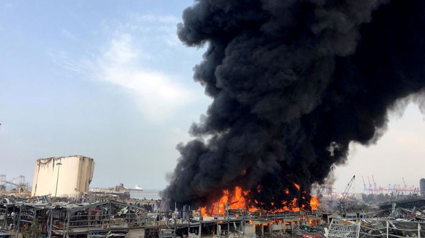 Mais de um mês depois da tragédia de 4 de agosto, novo incêndio no porto de Beirute. Foto: Reuters