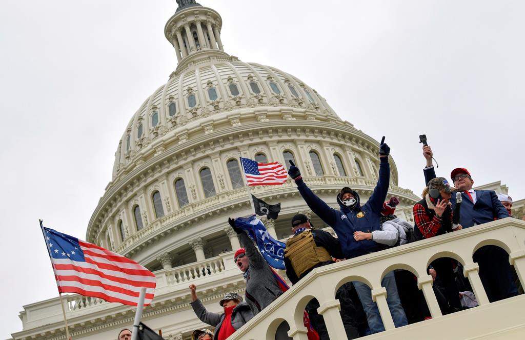 Apoiantes de Donald Trump invadiram capitólio em Washington, Estados Unidos. Foto: Jack Gruber/Reuters