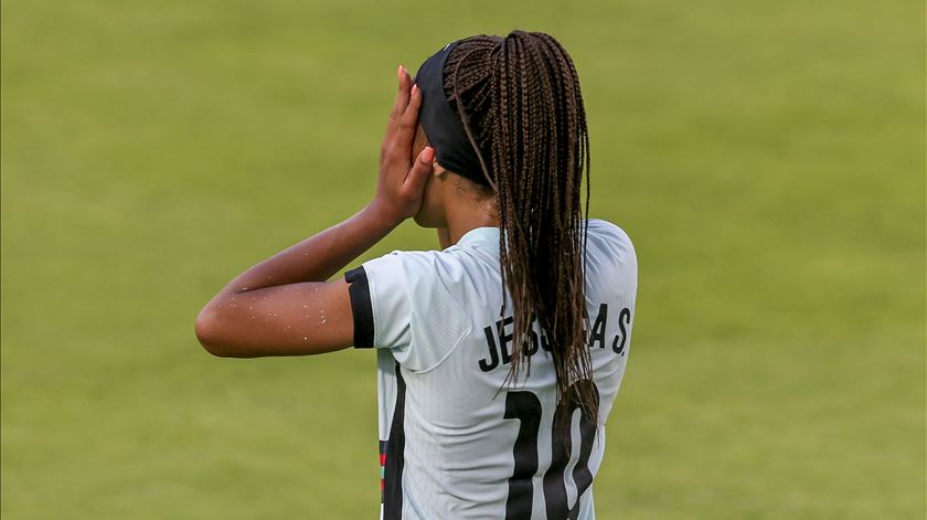 Desilusão de Jéssica Silva após falhar uma grande oportunidade. Foto: Thomas Shea-USA TODAY Sports/Reuters