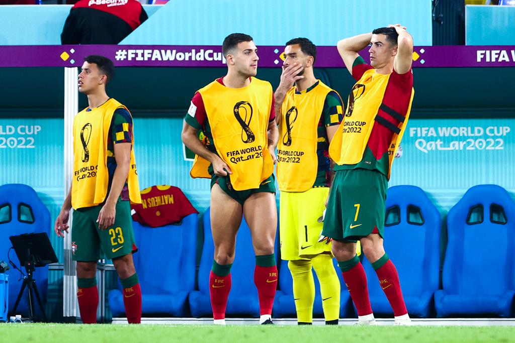 Reação de Cristiano Ronaldo ao susto final no jogo com o Gana ficará para a história do Mundial do Qatar Foto: Foto Olimpik via Reuters Connect