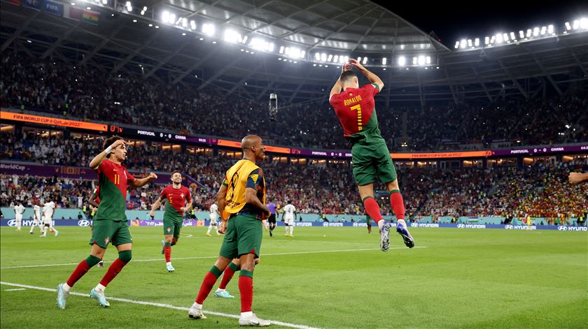 Seleções de Portugal - 📣 ACABOOU! Digam todos connosco: 𝗘𝗦𝗧𝗔𝗠𝗢𝗦  𝗡𝗔 𝗙𝗜𝗡𝗔𝗟 𝗗𝗢 𝗠𝗨𝗡𝗗𝗜𝗔𝗟! #VamosComTudo 🇵🇹 2-2 🇰🇿 (4-3 após  penalties) 📣 IT'S OVEEEEER! Say it with us: 𝗪𝗘'𝗥𝗘 𝗜𝗡 𝗧𝗛𝗘  𝗪𝗢𝗥𝗟𝗗 𝗖𝗨𝗣 𝗙𝗜𝗡𝗔𝗟