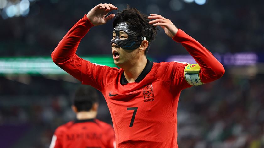 Son, jogador do Tottenham e estrela da Coreia do Sul, não conseguiu faturar, mas assistiu o golo decisivo. Foto: Reuters