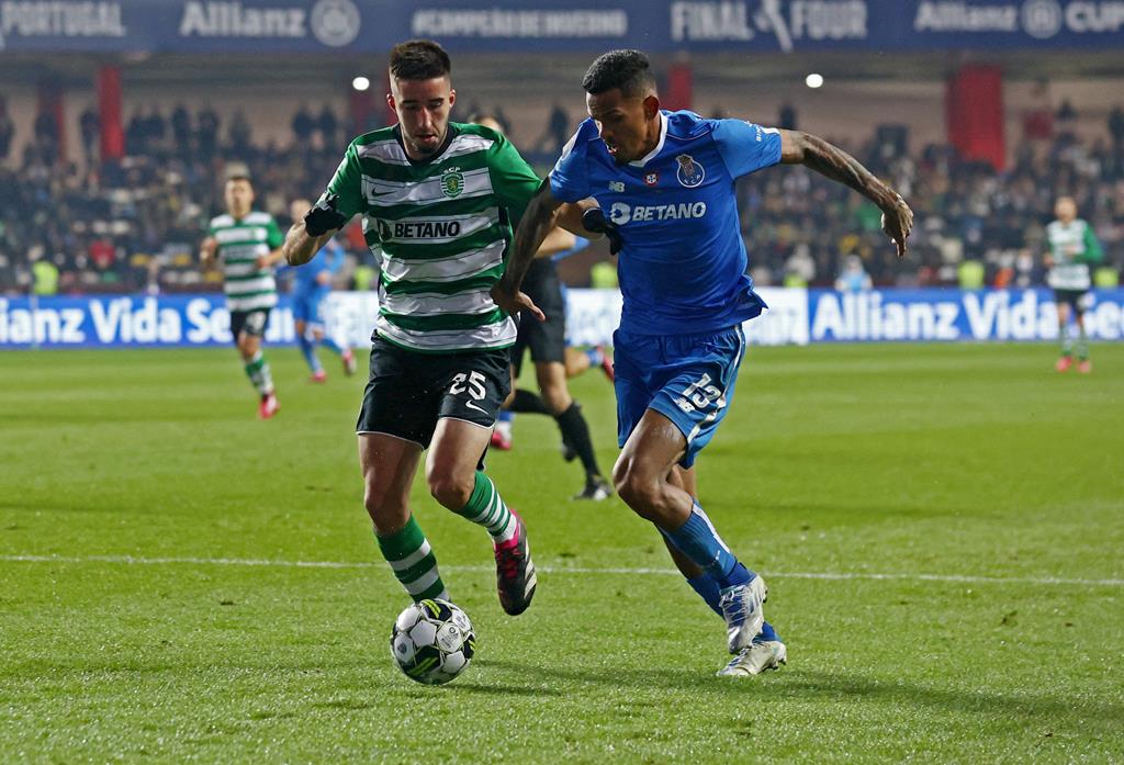 Sporting tem tudo contra. Mas empate de Alvalade dá esperança