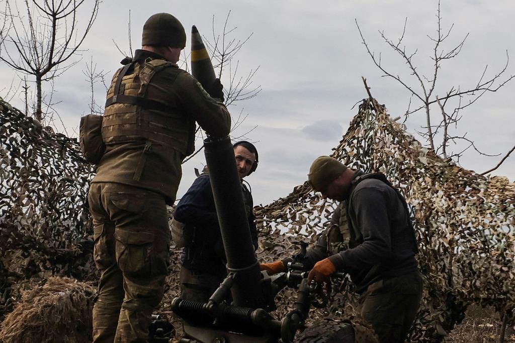 Soldados ucranianos em Bakhmut. Foto: Serhii Nuzhnenko/Reuters