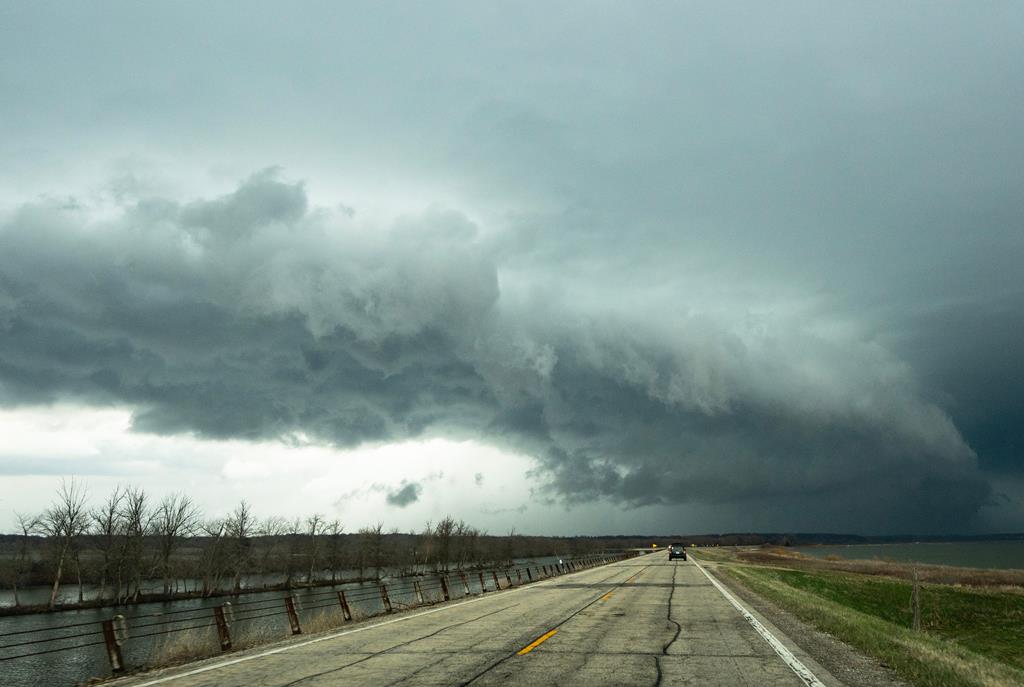 Nuvens formam-se em locais sob risco de impacto de tornado, nos EUA Foto: USA TODAY NETWORK via Reuters Connect