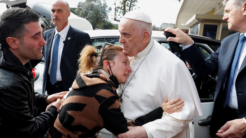 Papa Francisco recebe alta de hospital: Ainda estou vivo