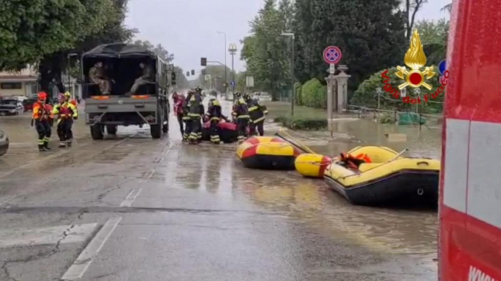 Inundações devido a chuvas torrenciais no norte de Itália. Foto: Reuters