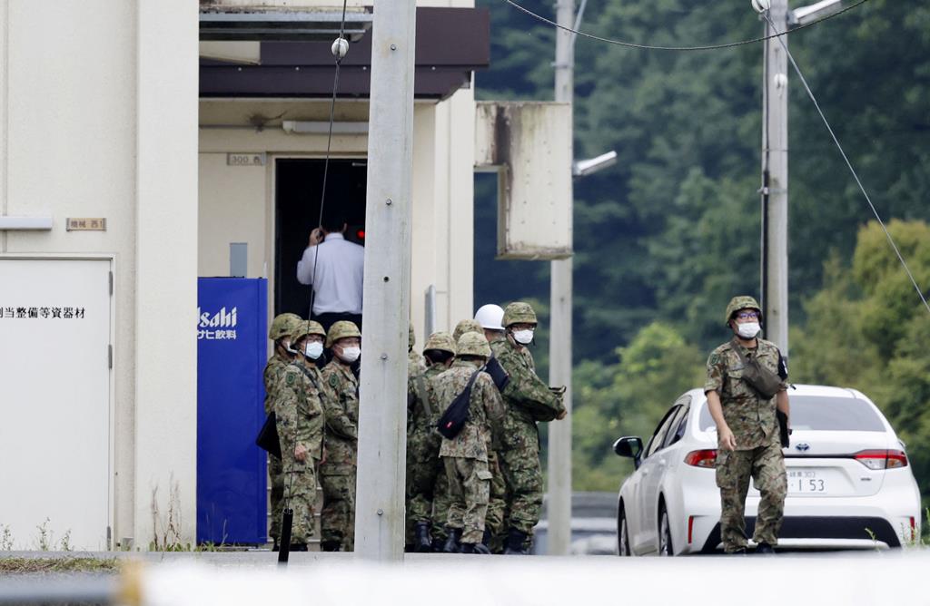 Soldados mortos em tiroteio num campo do exército no Japão Foto: Kyodo via Reuters