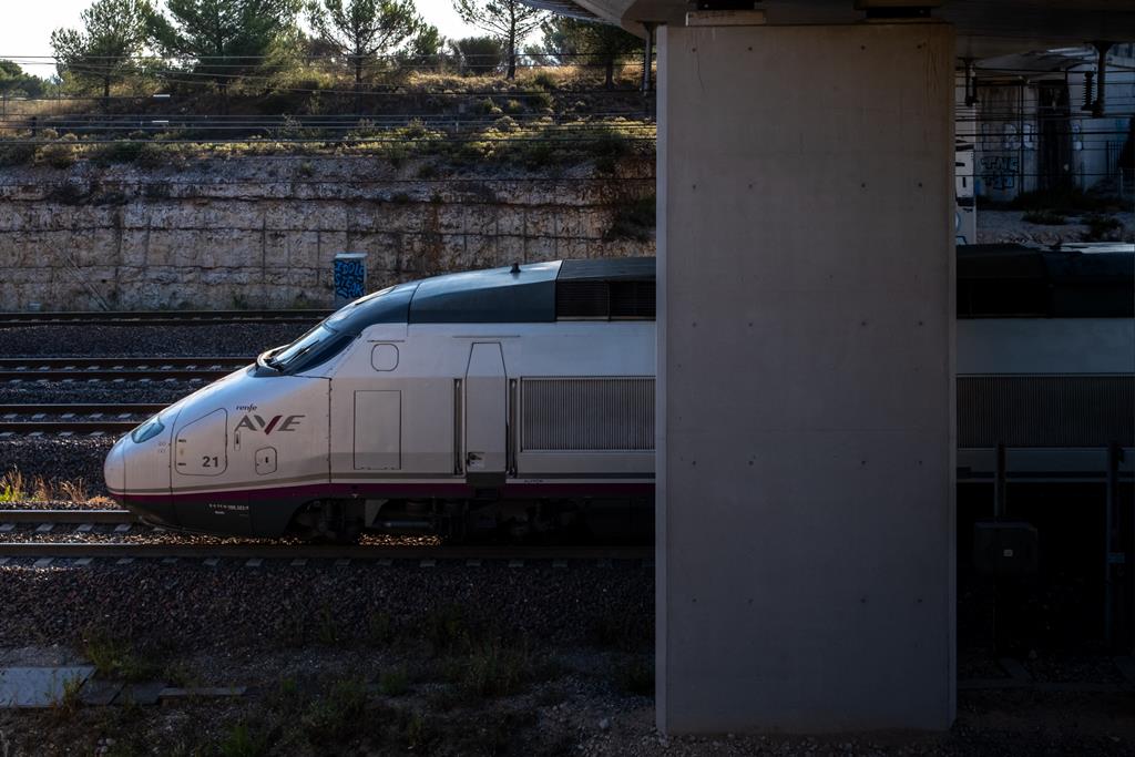 Operadora pública espanhola está em fase de expansão, tendo criado serviços de alta velocidade que chegam a Lyon e Marselha. Foto: Coust Laurent/ABACA via Reuters Connect