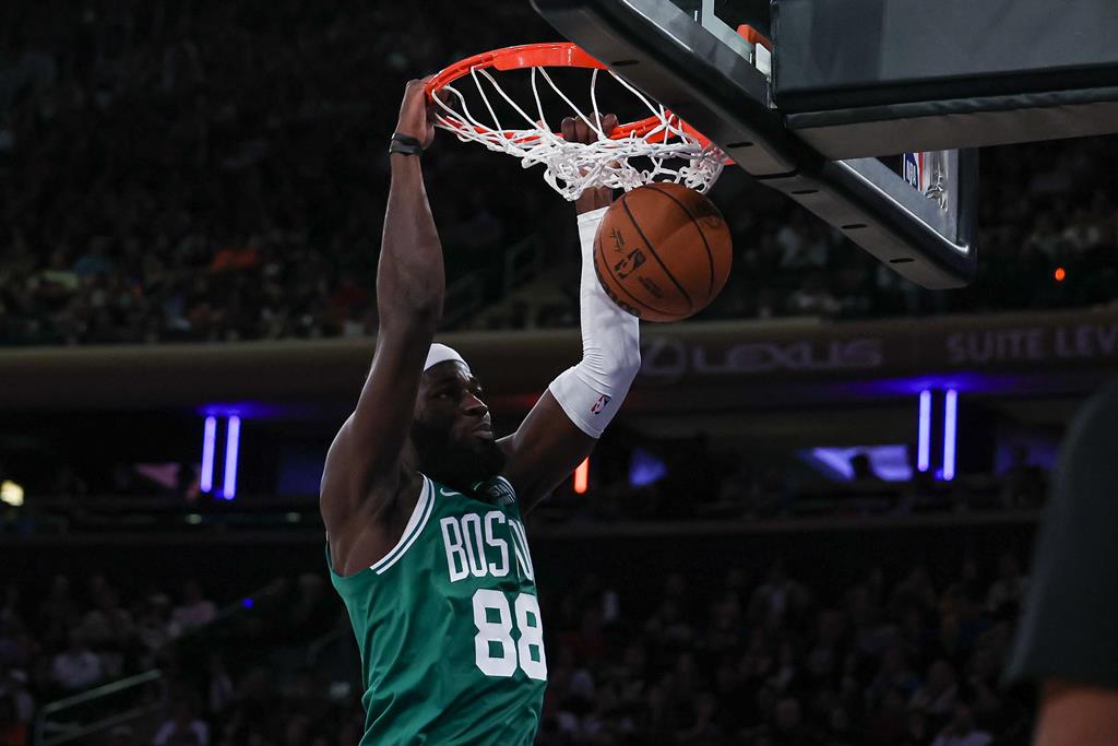 Eis a estreia de Neemias com os Celtics. Foto: Vincent Carchietta-USA TODAY Sports/Reuters