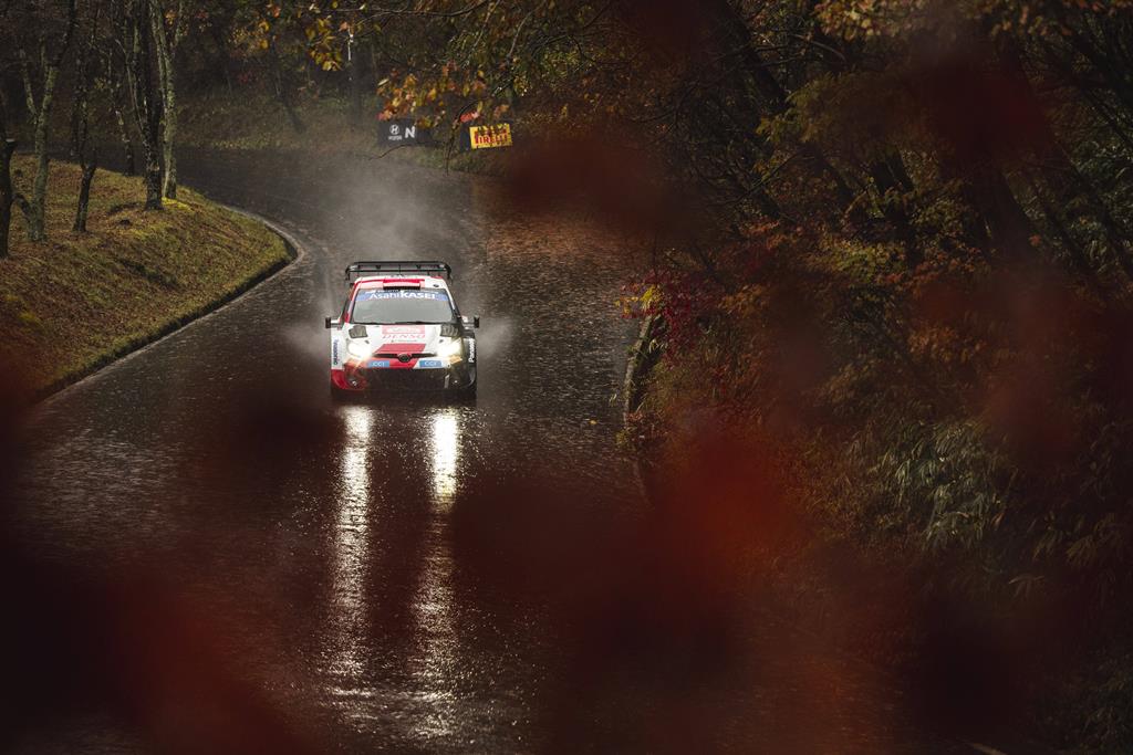 Chuva Forte Coroa Subida De Elfyn Evans à Liderança Do Rali Do Japão ...