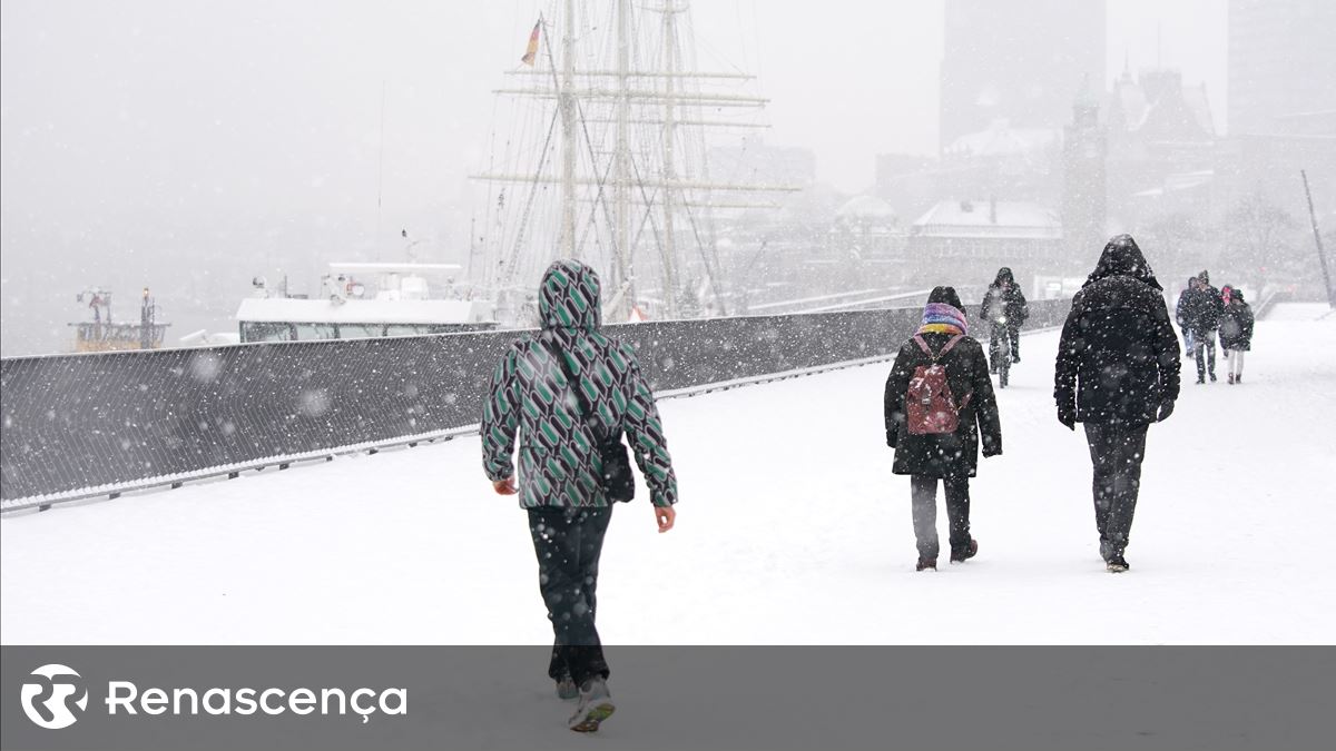 Neve e chuva gélida causam pelo menos quatro mortos na Alemanha