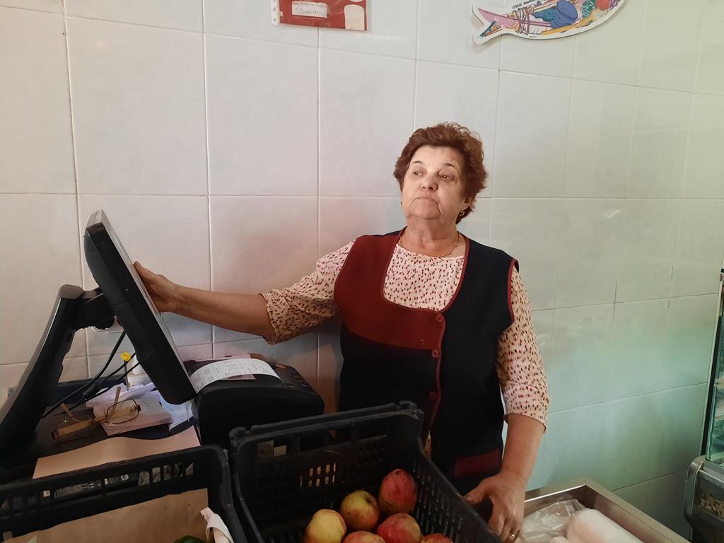 Lisete Santos proprietária de uma mercearia em Setúbal // Filipa Ribeiro