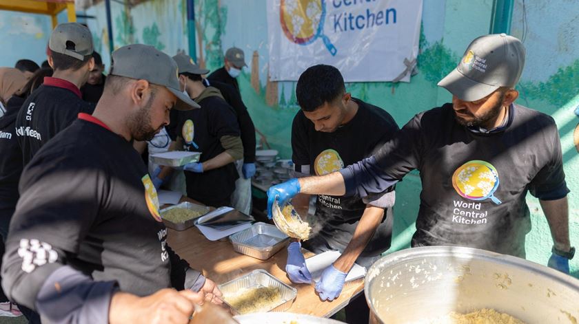 A distribuição de refeições em Gaza pela World Central Kitchen. Foto: José Andrés/Reuters