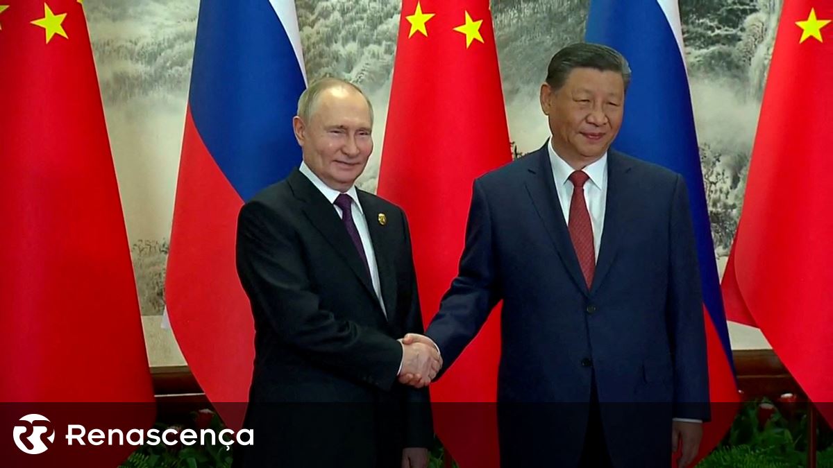 Xi Jinping recebeu Putin com honras militares antes de reunião