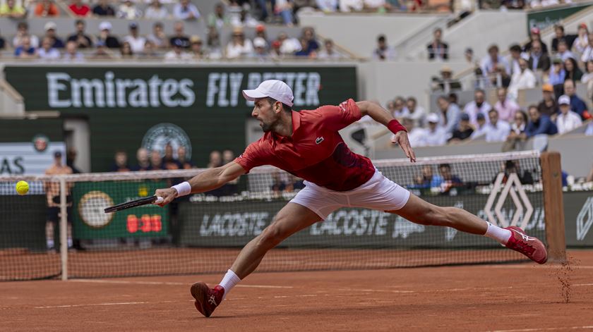 Djokovic abandona Roland-Garros