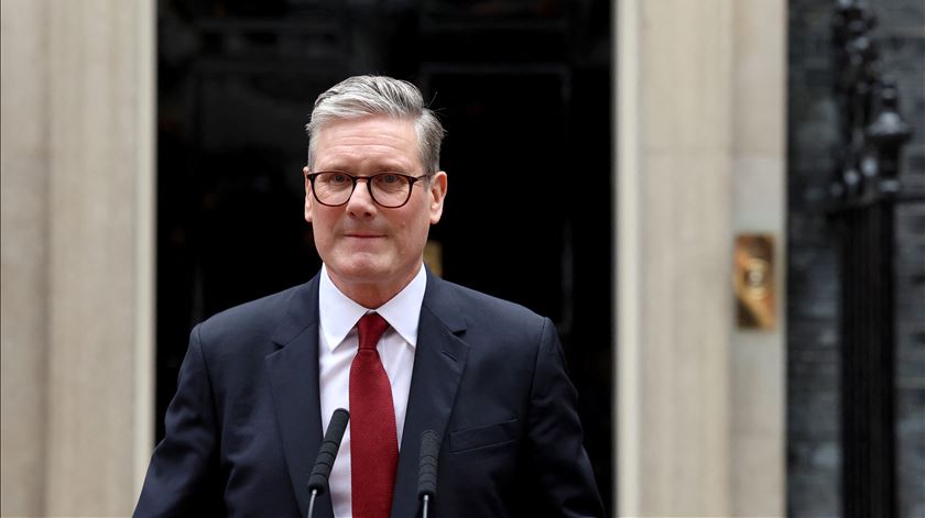 "A política é serviço público". Keir Starmer já é o novo primeiro-ministro do Reino Unido