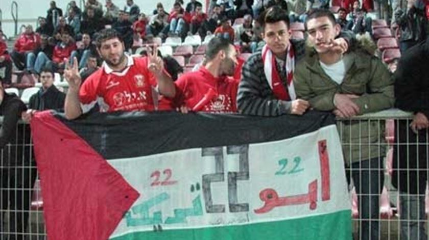 A bandeira da Palestina no estádio do Bnei Sakhnin. Foto: DR