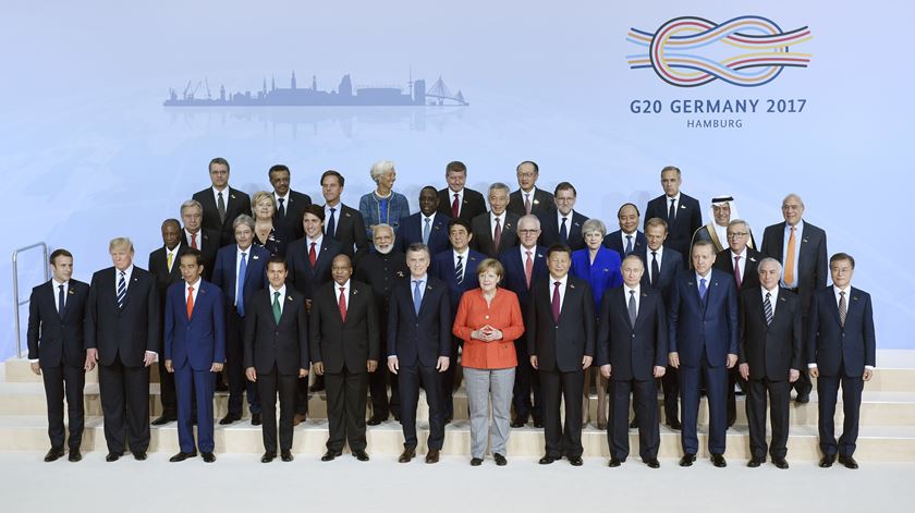 "Fotografia de família" dos membros do G20. Foto: Clemens Bilan/EPA