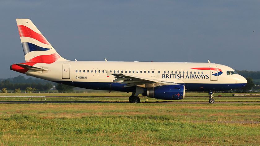 Avião A319 British Airways G-DBCH. Foto: James Gardner