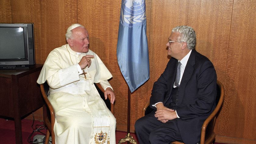 Freitas do Amaral com o Papa João Paulo II em 1995. Foto: Reuters
