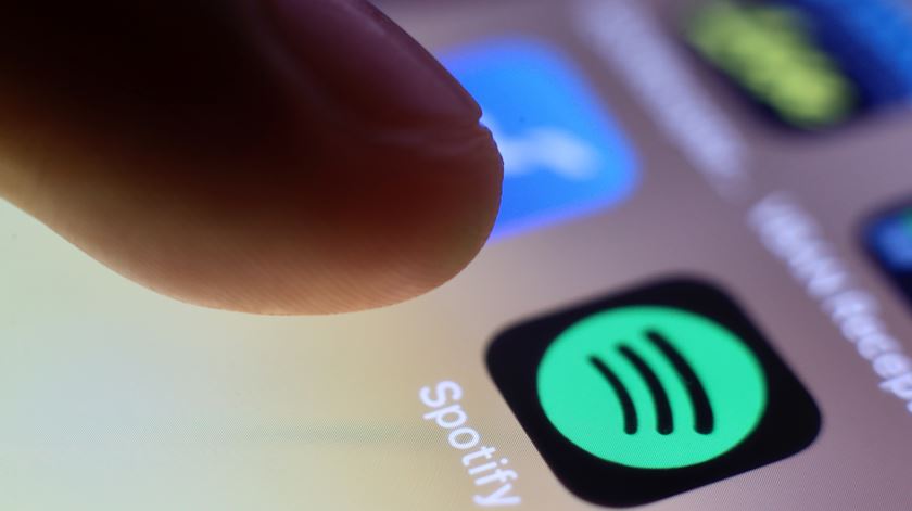 Argentino cria dispositivo com IA que "ataca" colunas quando toca reggaeton