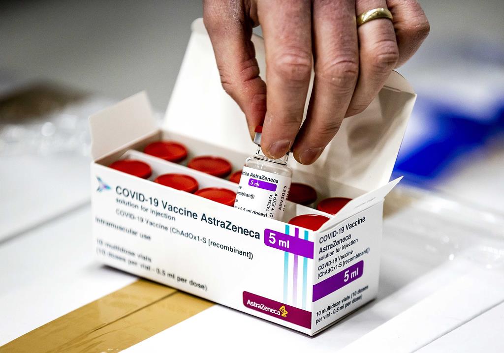 Vacina da AstraZeneca para a Covid custa menos de dois euros por dose. Foto: Sem Van Der Wal/EPA