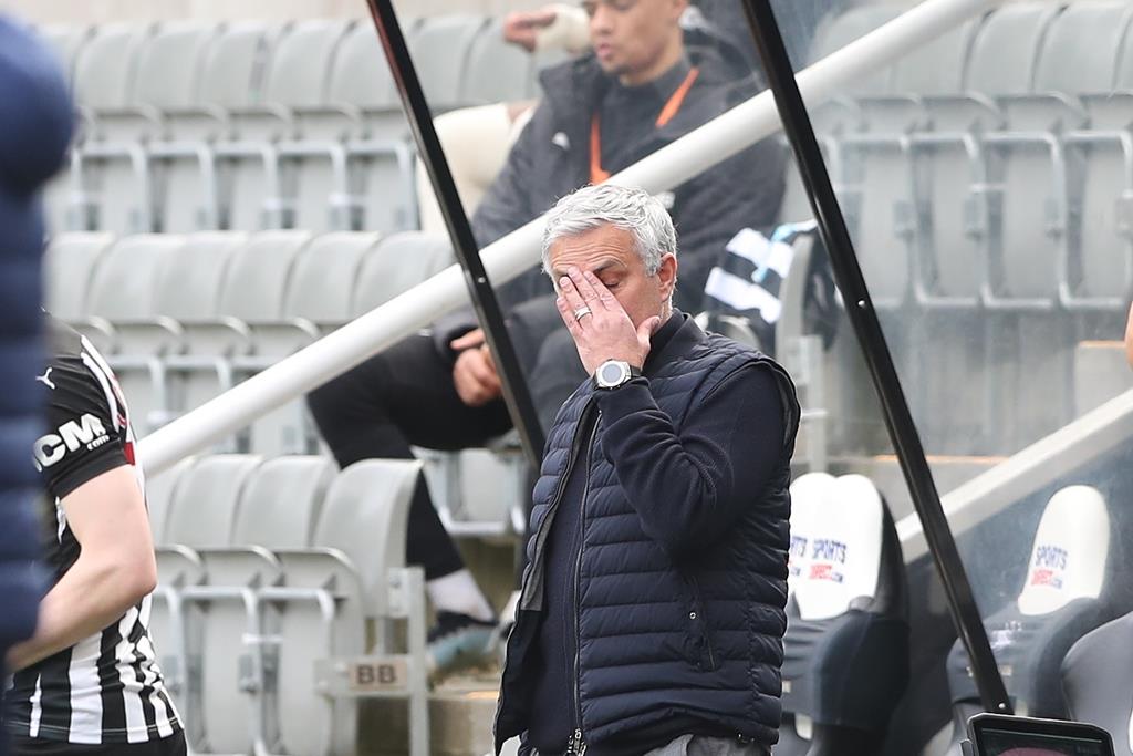 Mourinho está a cumprir a segunda temporada no Tottenham Foto: Scott Heppell/EPA