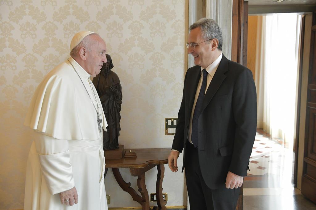 Papa Francisco já se tinha encontrado com o secretário geral da Comunidade de Santo Egídio Marco Impagliazzo no Vaticano, em abril de 2021. Foto: Vatican Media Handout/EPA